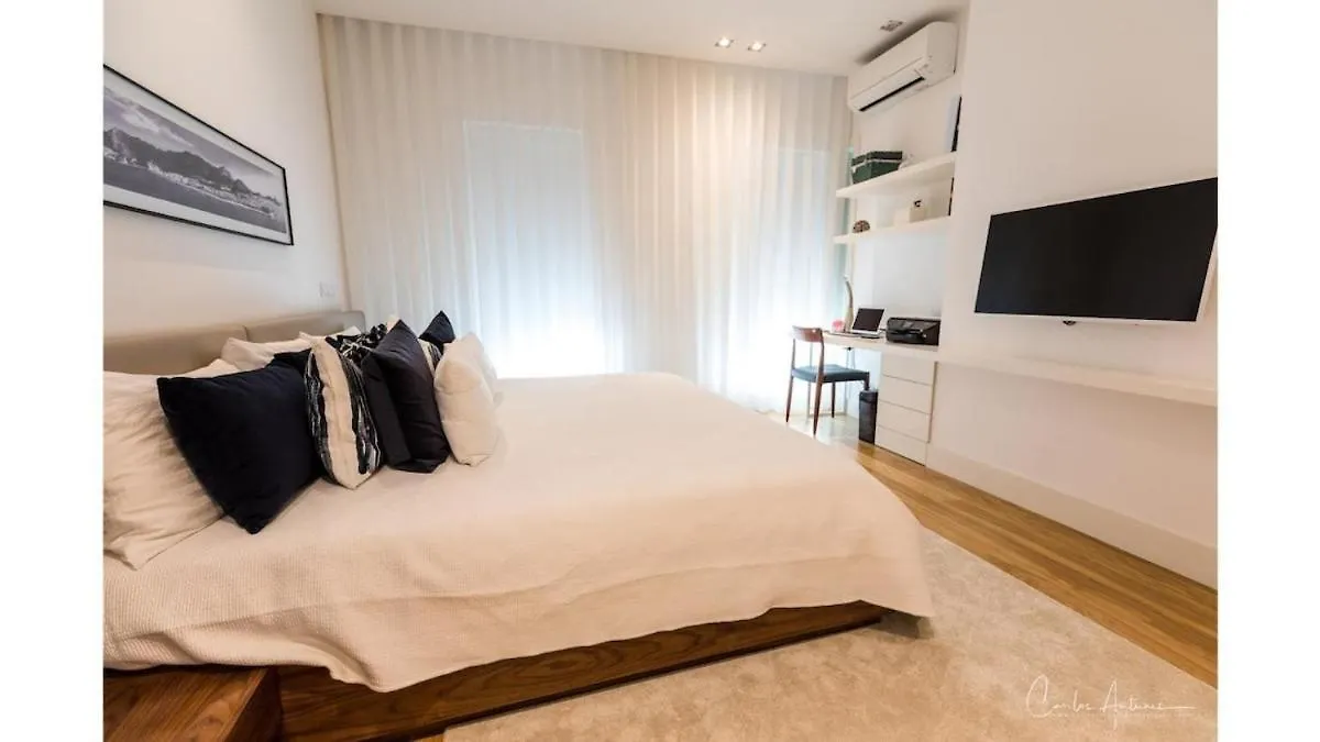 Superb Modern And Unique Liberdade Apt Lisbon Apartment