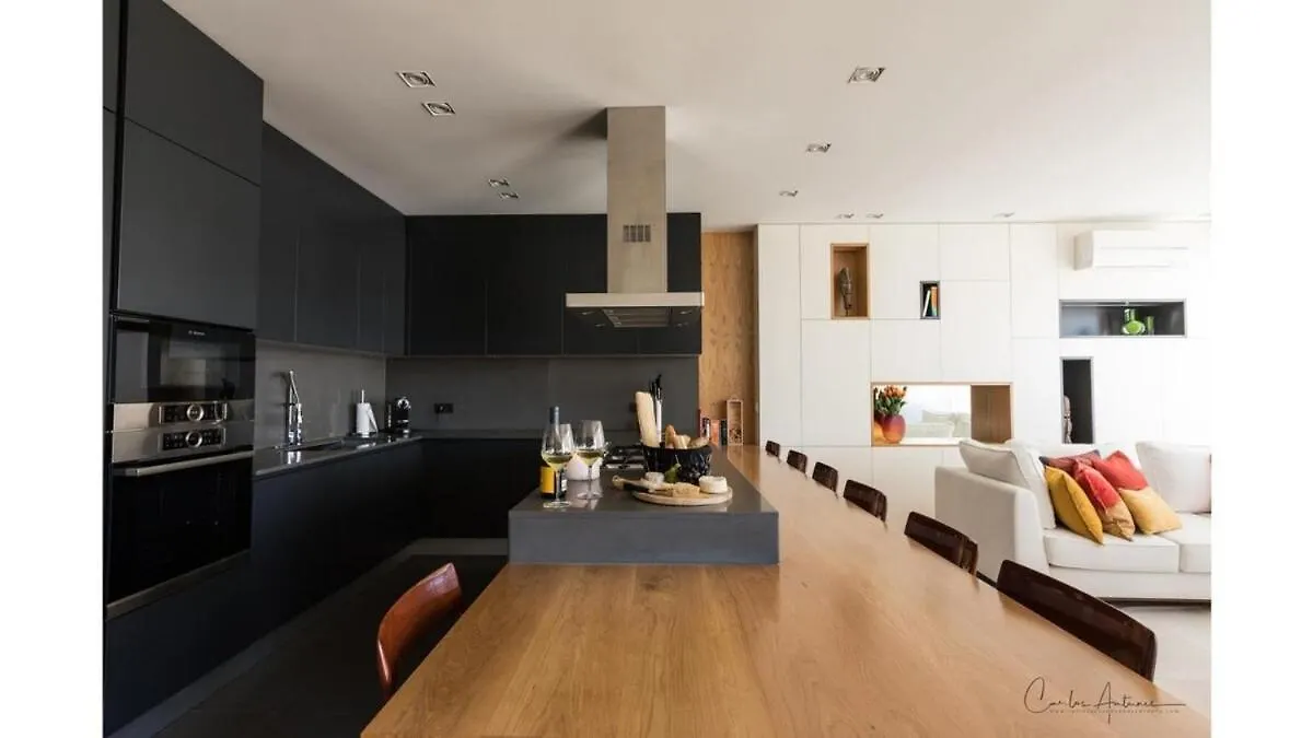 Superb Modern And Unique Liberdade Apt Lisbon Apartment